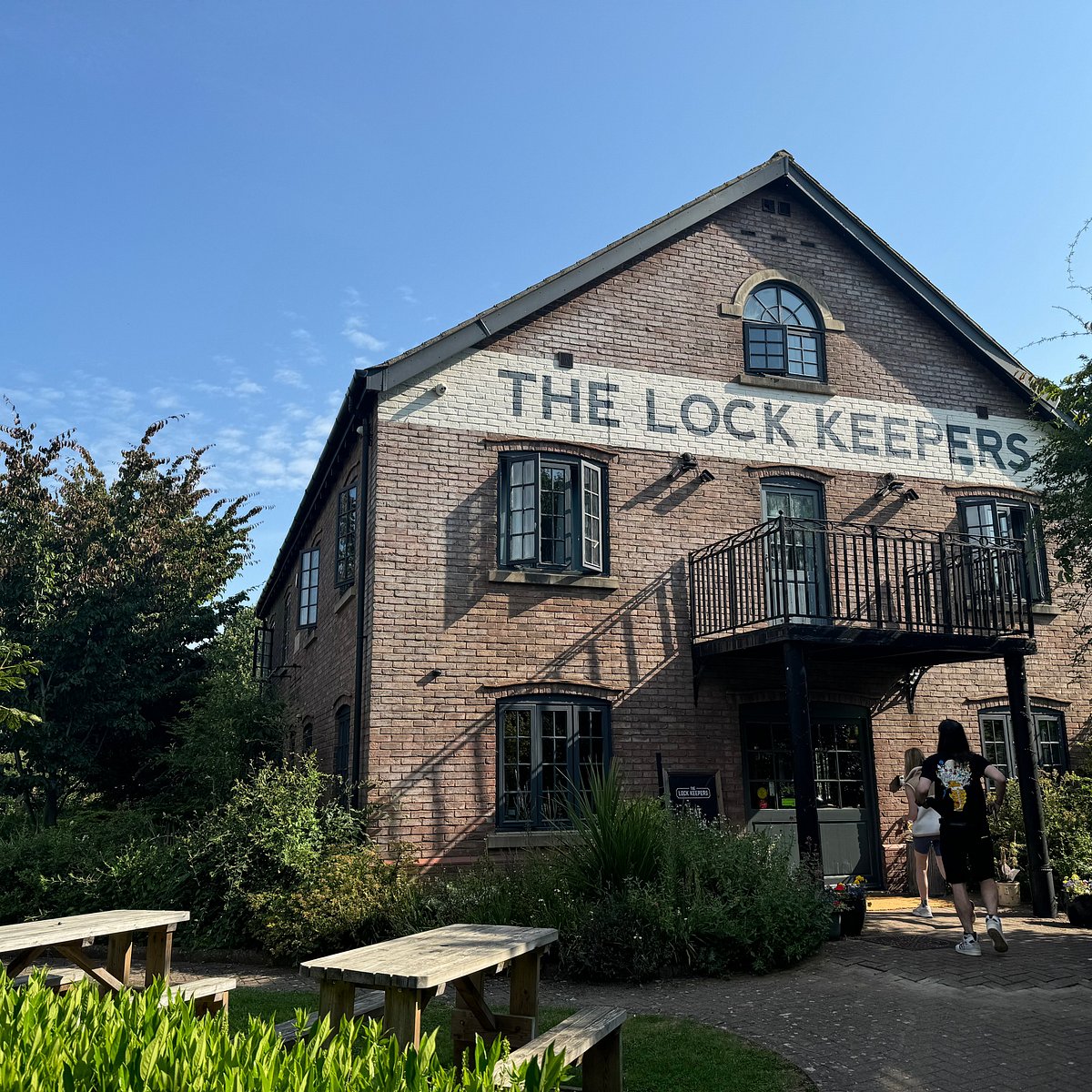 The Mooring Post @ The Lock Keepers